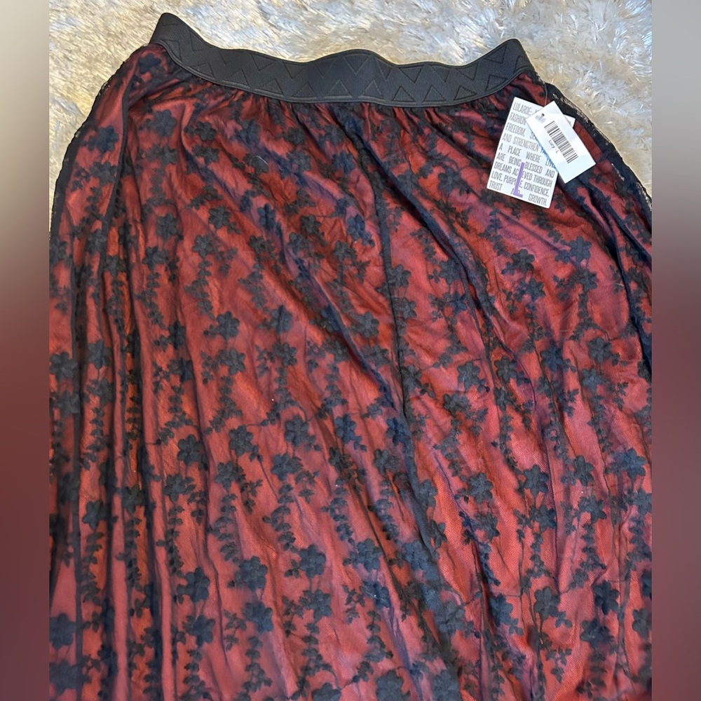 Gorgeous LuLaRoe ankle length Lucy skirt. Size Large. - Picture 3 of 4